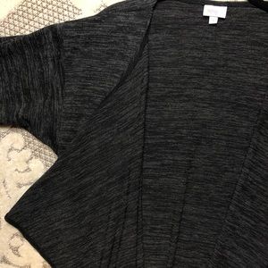 🖤LuLaRoe Small Shirley🖤